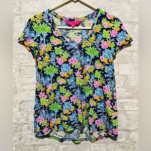 Lilly Pulitzer x Disney Etta V-Neck T-shirt w/tropical floral and Mickey Mouse